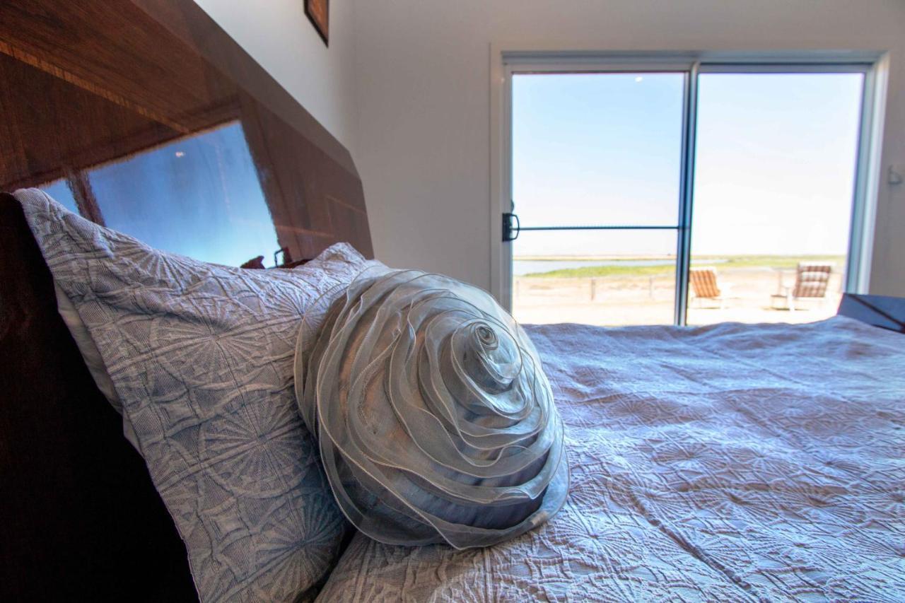 Coorong Island Retreat - Farm Stay At Pet Friendly Property Meningie 外观 照片