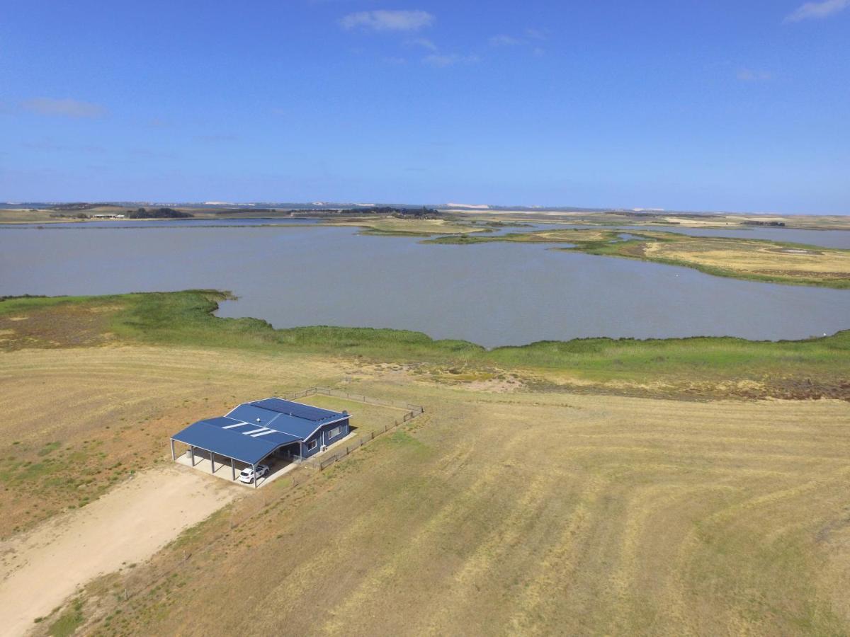 Coorong Island Retreat - Farm Stay At Pet Friendly Property Meningie 外观 照片