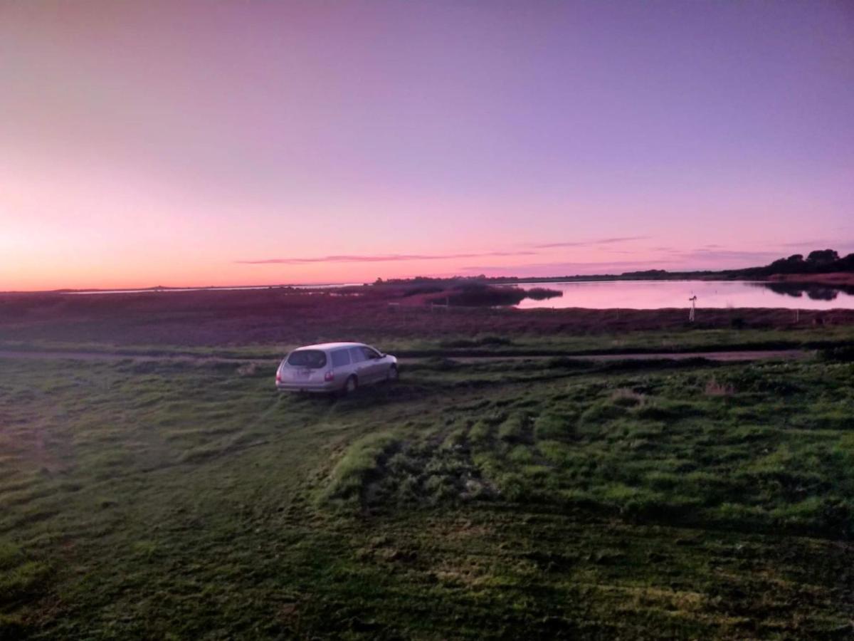 Coorong Island Retreat - Farm Stay At Pet Friendly Property Meningie 外观 照片
