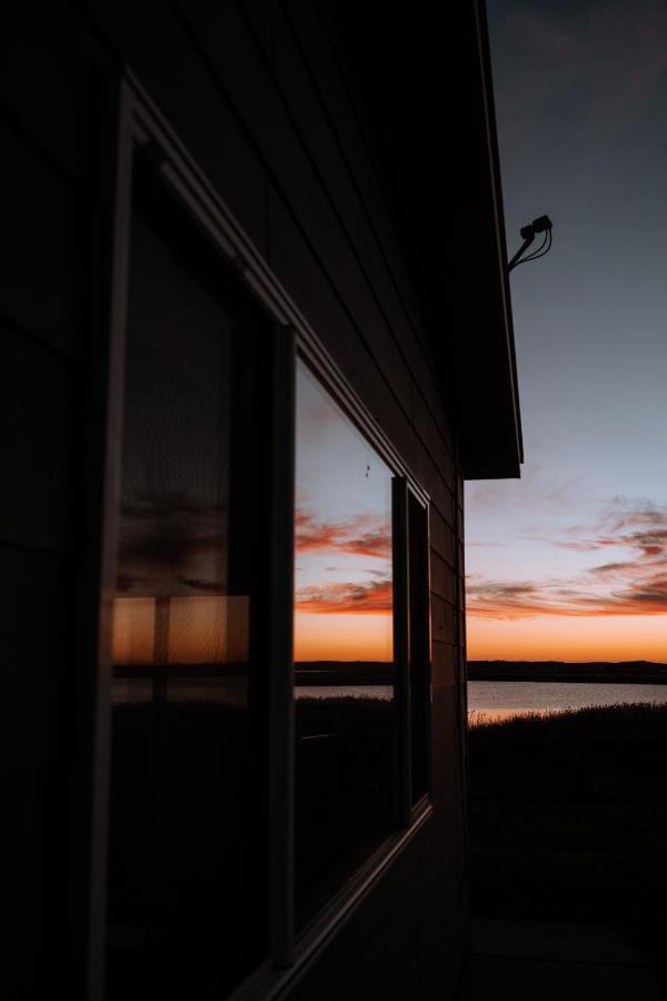 Coorong Island Retreat - Farm Stay At Pet Friendly Property Meningie 外观 照片