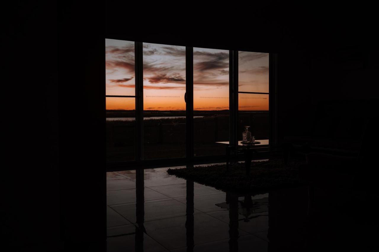 Coorong Island Retreat - Farm Stay At Pet Friendly Property Meningie 外观 照片